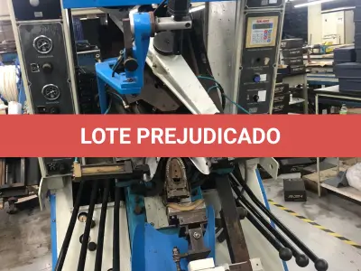 LOTE 013 - maquina de fechar bico marca Poppi