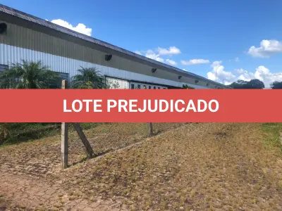 LOTE 004 - Imóvel 2 – Pavilhão Industrial de esquina c/área construída de 2.543,52 dentro do imóvel c/área de 6.245,50m2