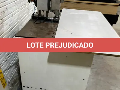 LOTE 052 - Coladeira de borda Pratika