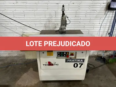 LOTE 052 - Coladeira de borda Pratika