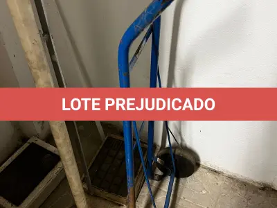 LOTE 002 - LOTE PREJUDICADO - Lote englobado de ferramentas