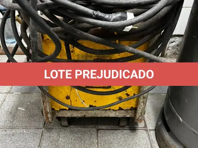 LOTE 002 - LOTE PREJUDICADO - Lote englobado de ferramentas