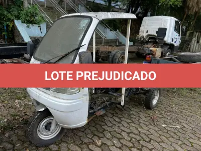 LOTE 011 - Motocar/MCF-250, triciclo, fabricação/modelo 2016/2016, gasolina, cor branca, carroceria fechada (sem motor) (sem chave)