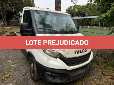 LOTE 004 - Caminhão Iveco/Daily 45-170CS, diesel, cor branca, carroceria fechada, fabricação/modelo 2021/2022