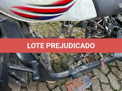 LOTE 011 - Motocar/MCF-250, triciclo, fabricação/modelo 2016/2016, gasolina, cor branca, carroceria fechada (sem motor) (sem chave)