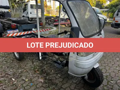 LOTE 011 - Motocar/MCF-250, triciclo, fabricação/modelo 2016/2016, gasolina, cor branca, carroceria fechada (sem motor) (sem chave)