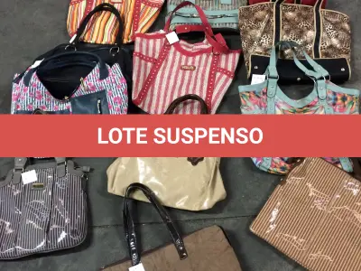LOTE  - SAPATOS E BOLSAS FEMININOS