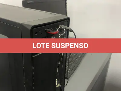 LOTE 049 - Impressora ploter grande Xenons, acompanha o computador