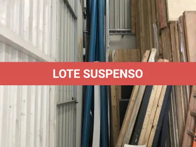 LOTE 003 - Lote de placas de mdf e compensado usados