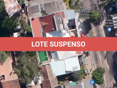 LOTE  - GRANDE CASA NA RUA SILVEIRO, EM POA