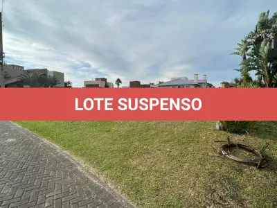 LOTE 001 - Os direitos e ações sobre o terreno urbano, sem benfeitorias, no Cond. Horizontal Ocean Side, c/área real privativa de 480m2