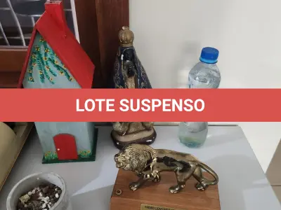 LOTE 216 - LOTE DE OBJETOS DE CUNHO RELIGIOSO (ORATÓRIO, SANTINHOS,ETC.)