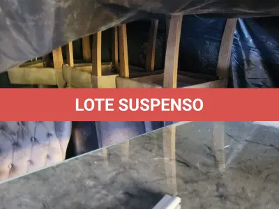 LOTE 035 - CONJUNTO MESA DE JANTAR C/ 6 CADEIRAS ESTOFADAS