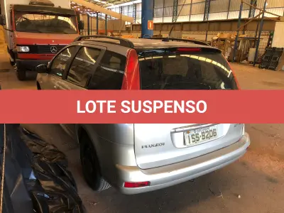 LOTE 033 - "VEÍCULO PEUGEOT, 207 SW XR, ANO 2011/2012, COR PRATA, PLACAS ISS9206