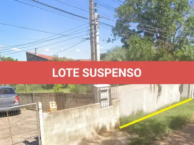 LOTE 000 - O quinhão (75%) da casa de madeira, localizado na Rua Diogo Botelho, nº 227, Bairro Krahe, Viamão