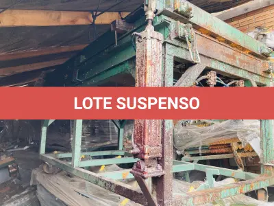 LOTE 079 - Máq. de molde Pneum. - frentes