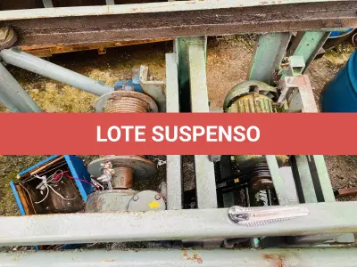 LOTE 063 - Elevador de carga