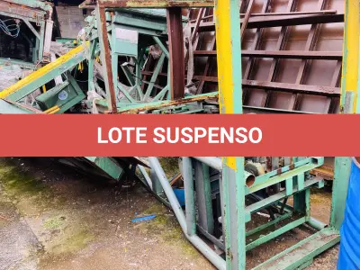 LOTE 063 - Elevador de carga