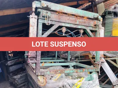 LOTE 079 - Máq. de molde Pneum. - frentes