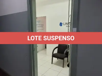 LOTE 000 - O imóvel nº 2.121, do Edifício Galeria Nossa Senhora do Rosário, localizado na Rua Vigário José Inácio, nº 371, e pela Rua Marechal Floriano o nº 38 com a área total de 31,51m², e área própria de 23,76m²