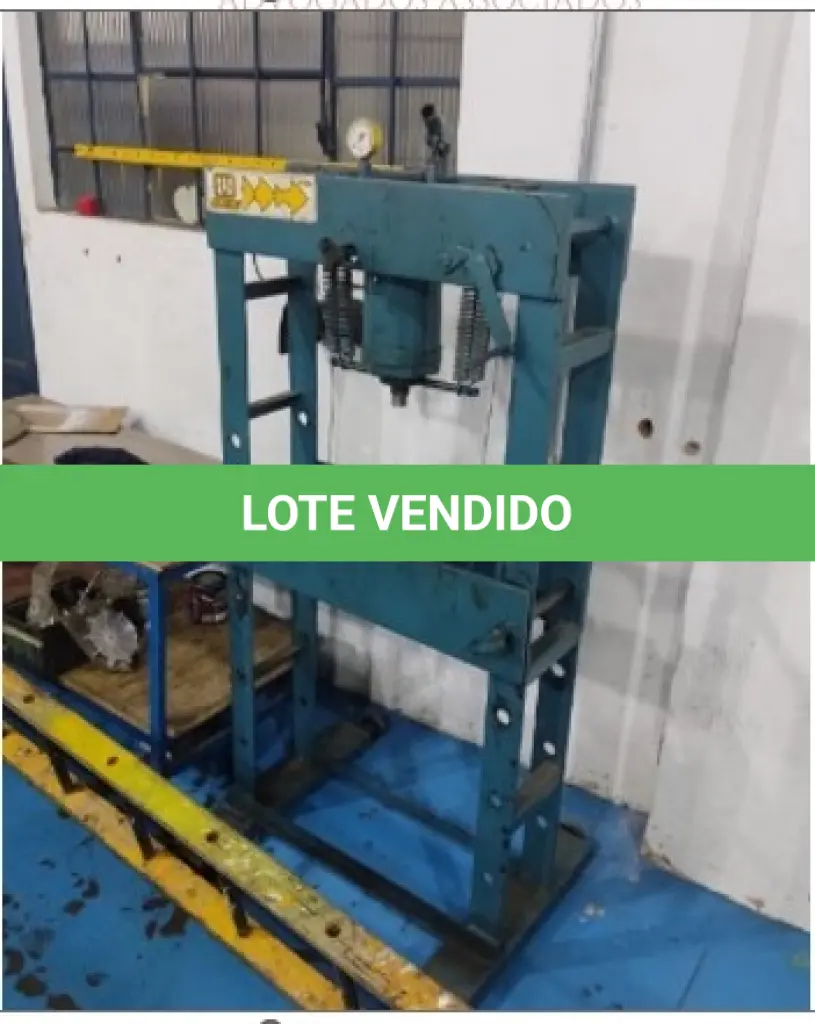 LOTE 048