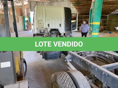 LOTE 002 - Lote de veículos englobados (caminhões e kombi)