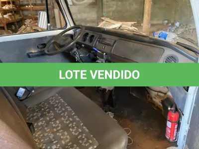 LOTE 002 - Lote de veículos englobados (caminhões e kombi)