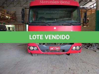 LOTE 002 - Lote de veículos englobados (caminhões e kombi)