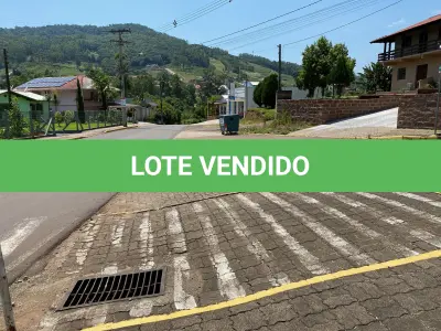 LOTE 001 - Imóvel urbano com área de 632,20 m2, Consta averbada a área de 587,53 m2, para fins comerciais