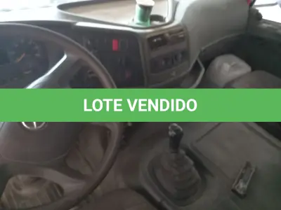 LOTE 002 - Lote de veículos englobados (caminhões e kombi)