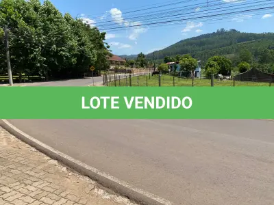 LOTE 001 - Imóvel urbano com área de 632,20 m2, Consta averbada a área de 587,53 m2, para fins comerciais