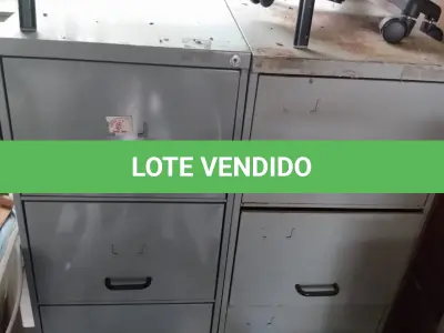 LOTE 12 - arquivos de metal com quatro gavetas na cor cinza