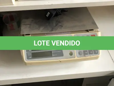 LOTE 09 - balança de precisao Urano