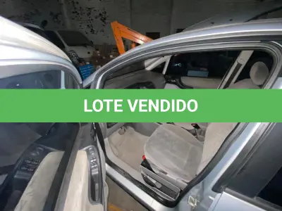 LOTE 02 - Chevrolet Zafira CD 02/03 cor prata