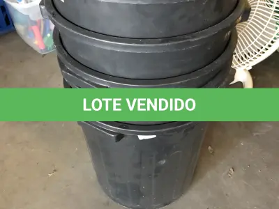 LOTE 101 - lixeiras plasticas