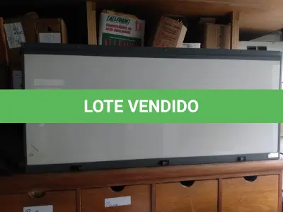 LOTE 16 - expositor de radiografias de parede