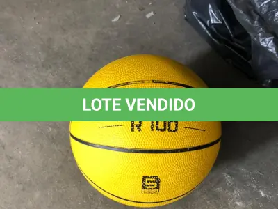 LOTE 098 - bola de basquete