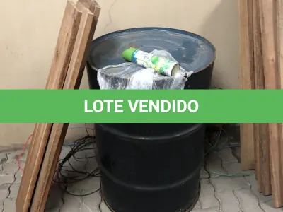 LOTE 17 - 2 toneis pretos