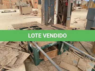 LOTE 018 - esquadrejadeira 