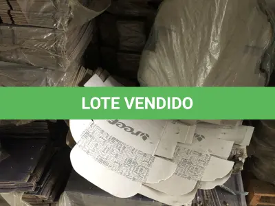 LOTE 13 - um lote de papeloes para embalar e caixas para montar com marcas impressas