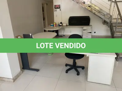 LOTE 10 - MÓVEIS EQUIPAMENTOS - vários itens junto ao prédio