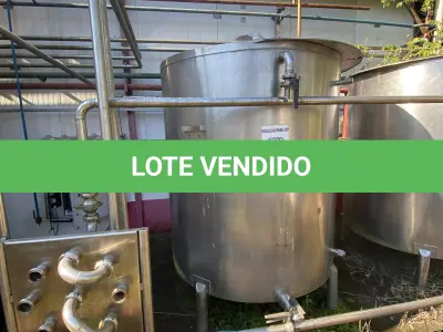 LOTE 054 - 02 Tanque de Inox 2000 litros (soda e Acido)