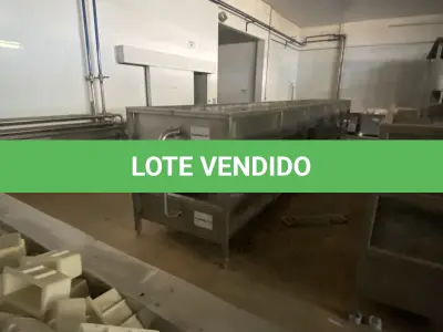 LOTE 027 - 12 caixa de inox para queijo (volumes diversos – Usado para lavar forma e agua gelada)