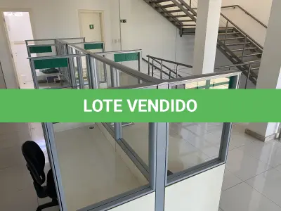 LOTE 10 - MÓVEIS EQUIPAMENTOS - vários itens junto ao prédio