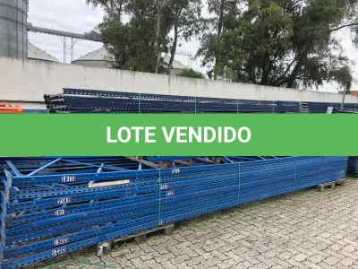 LOTE 052 - Lote com prateleiras para paletes - DESMONTADAS