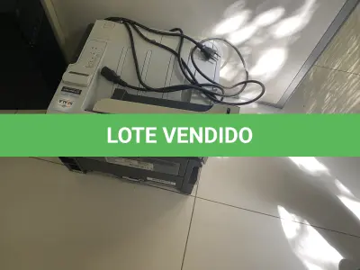 LOTE 10 - MÓVEIS EQUIPAMENTOS - vários itens junto ao prédio