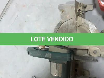 LOTE 046 - Lote com guilhotina, esmerilhadeiras, serras, parafusos, banquetas, manequim, catalogos, cortinas, fitas de borda, serra circular, lixadeiras, engraxadeira, cones, cintas, catracas, vaso, cintos alpinista, prateleira, balcão, armarios, silicones, soprador de calor, etc 