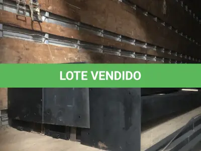 LOTE 079 - Estrutura metalica localizada dentro do caminhão 