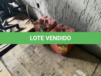LOTE 10 - MÓVEIS EQUIPAMENTOS - vários itens junto ao prédio