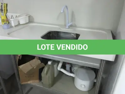 LOTE 064 - Bancada pia e auxiliar 